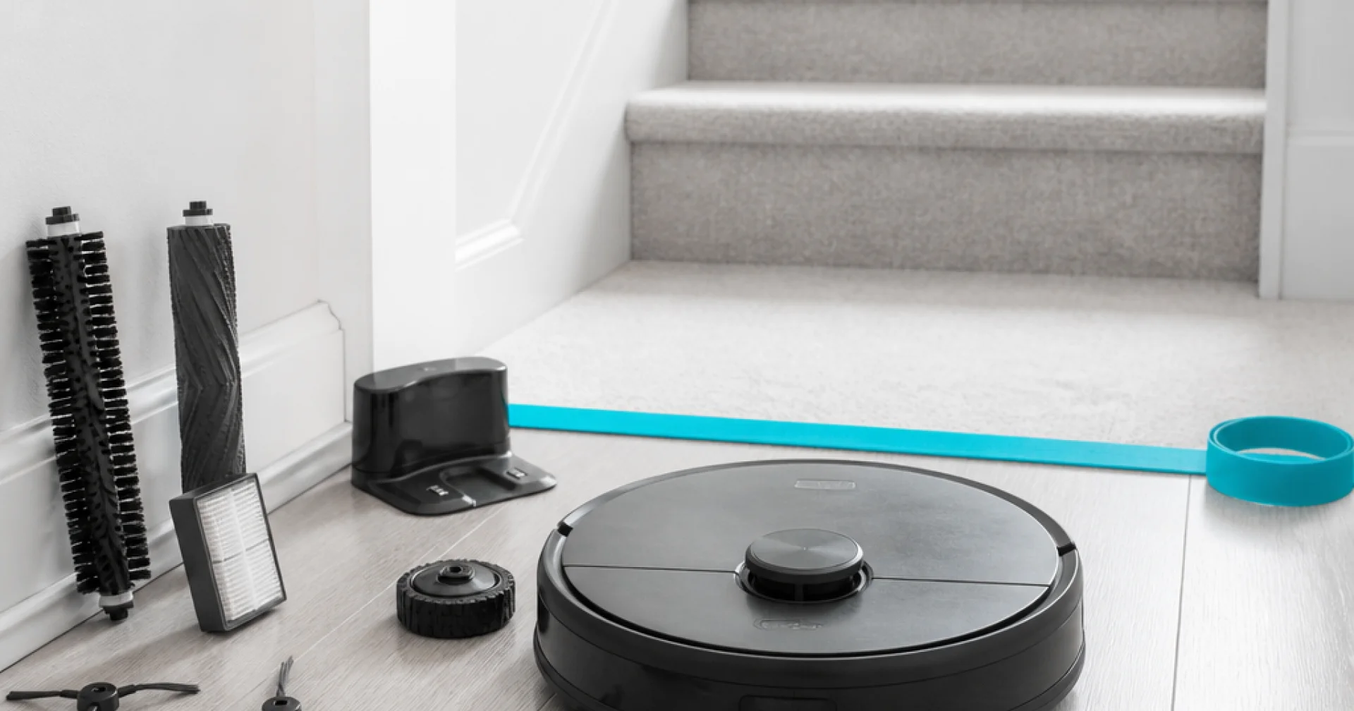 Hardwood downstairs, carpet upstairs: robot vacuums that handle mixed floors without compromise